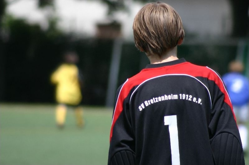 Jugendspieler des SV Bretzenheim auf dem Sportplatz